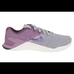 Women’s Nike Metcon training shoes, size 8.5
